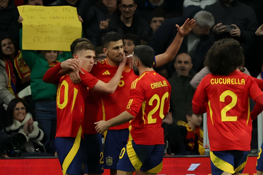 Brazi và Tây Ban Nha kết thúc trận cầu rực lửa với 6 bàn thắng 430264